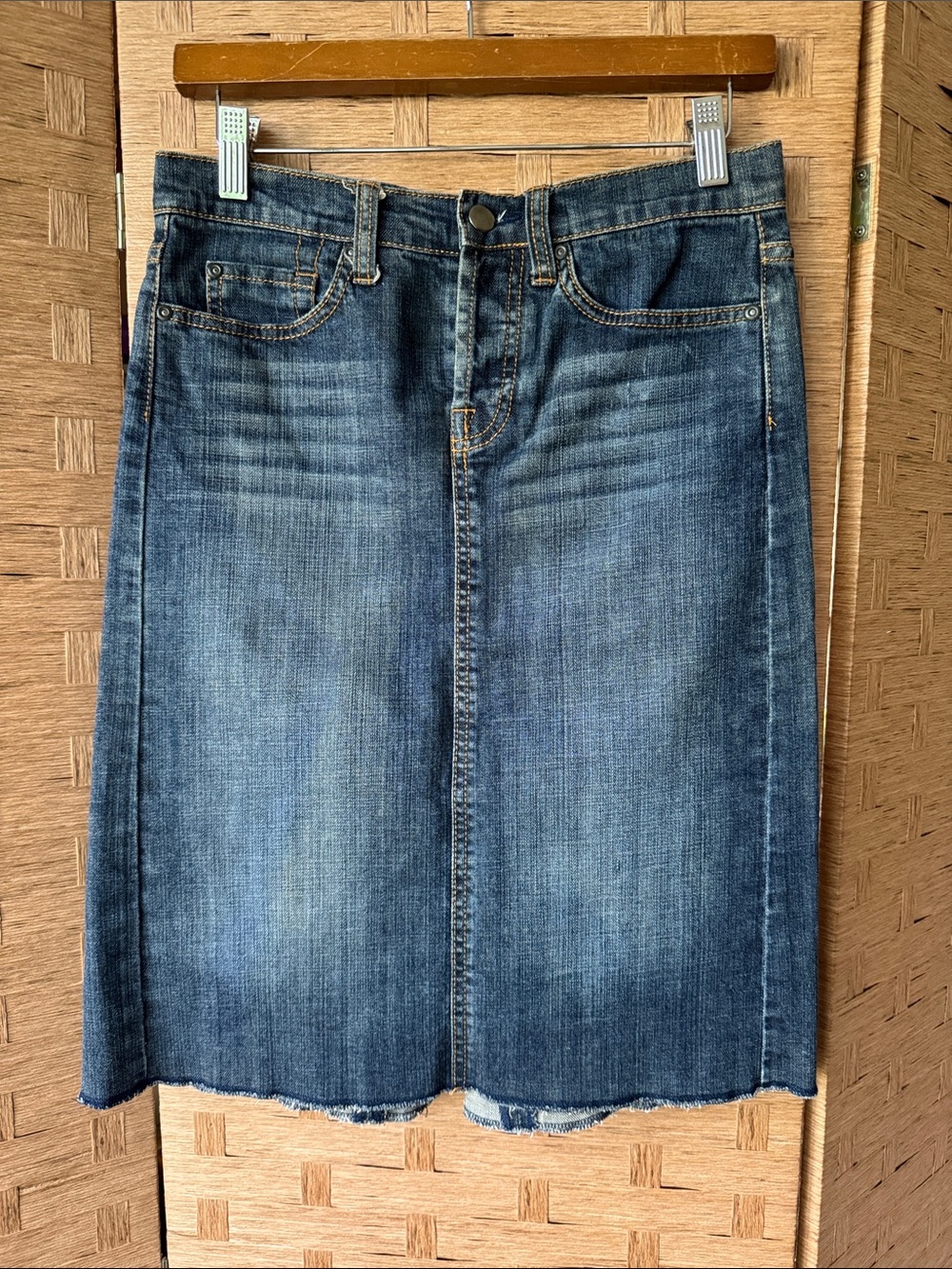 Women’s Blue Denim Skirt Co Op Barney’s New York– Classic Midwash Jeans